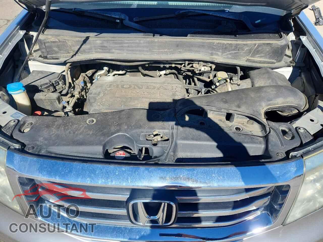 HONDA PILOT 2013 - 5FNYF4H43DB002882