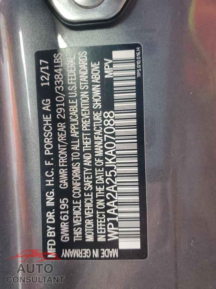 PORSCHE CAYENNE 2018 - WP1AA2A25JKA07088