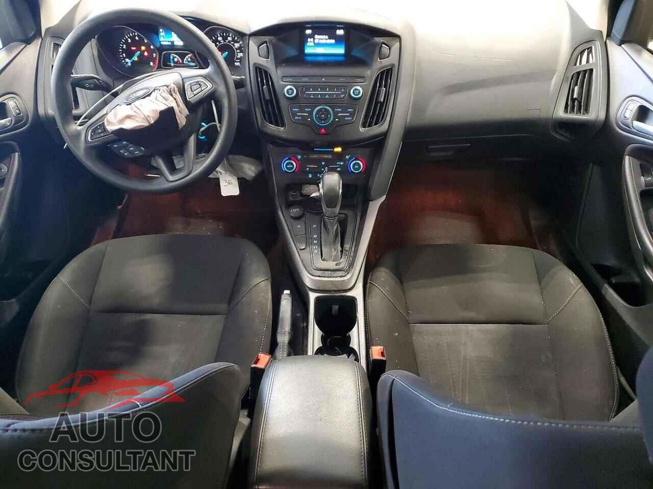 FORD FOCUS 2018 - 1FADP3FE3JL270377