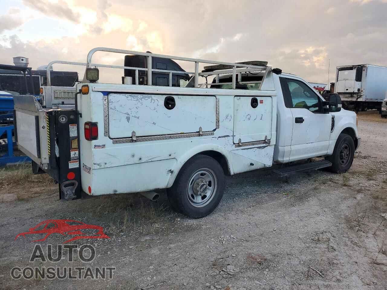 FORD F350 2017 - 1FDRF3E68HEE58724