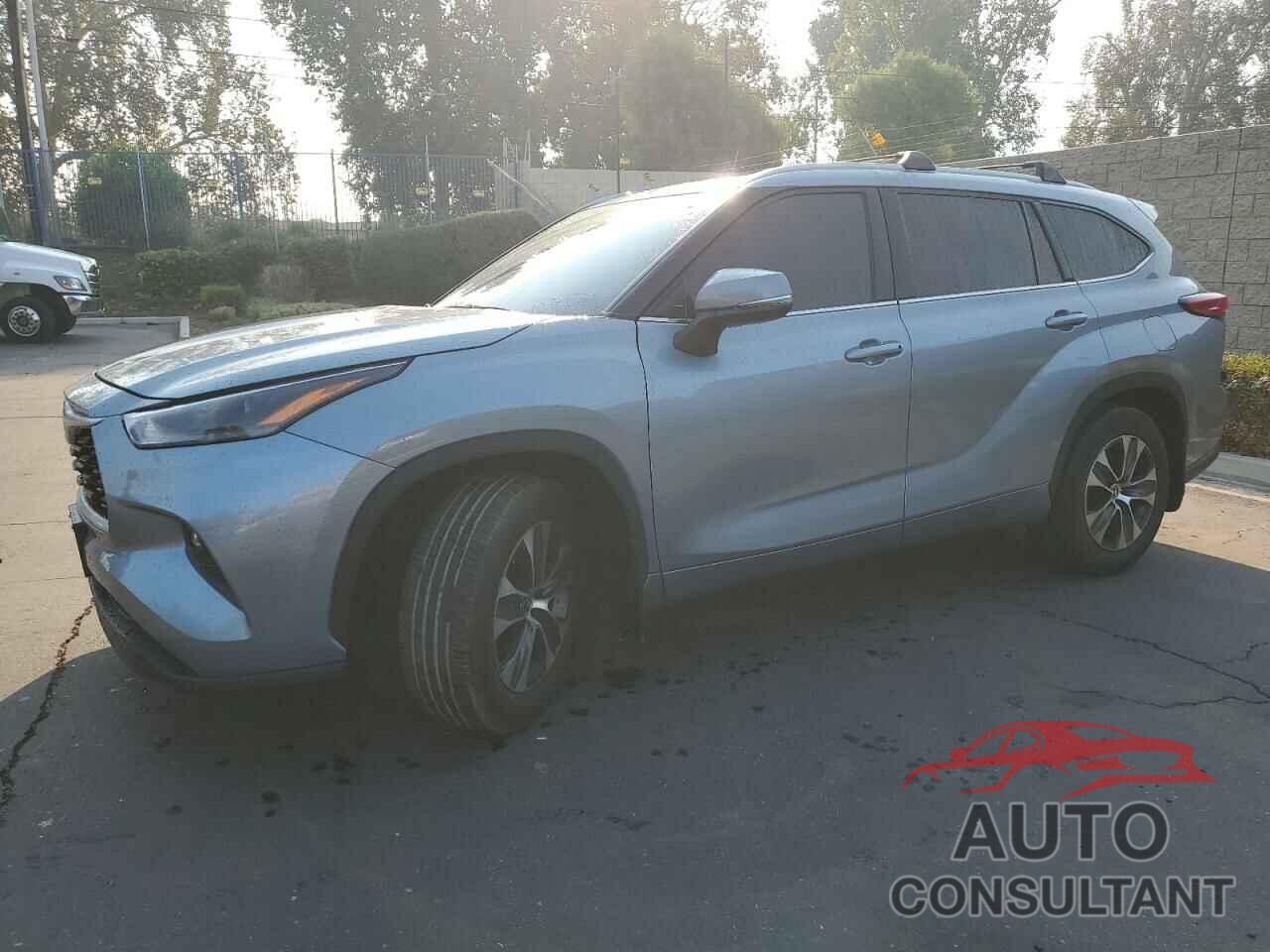 TOYOTA HIGHLANDER 2022 - 5TDHZRAH2NS122428