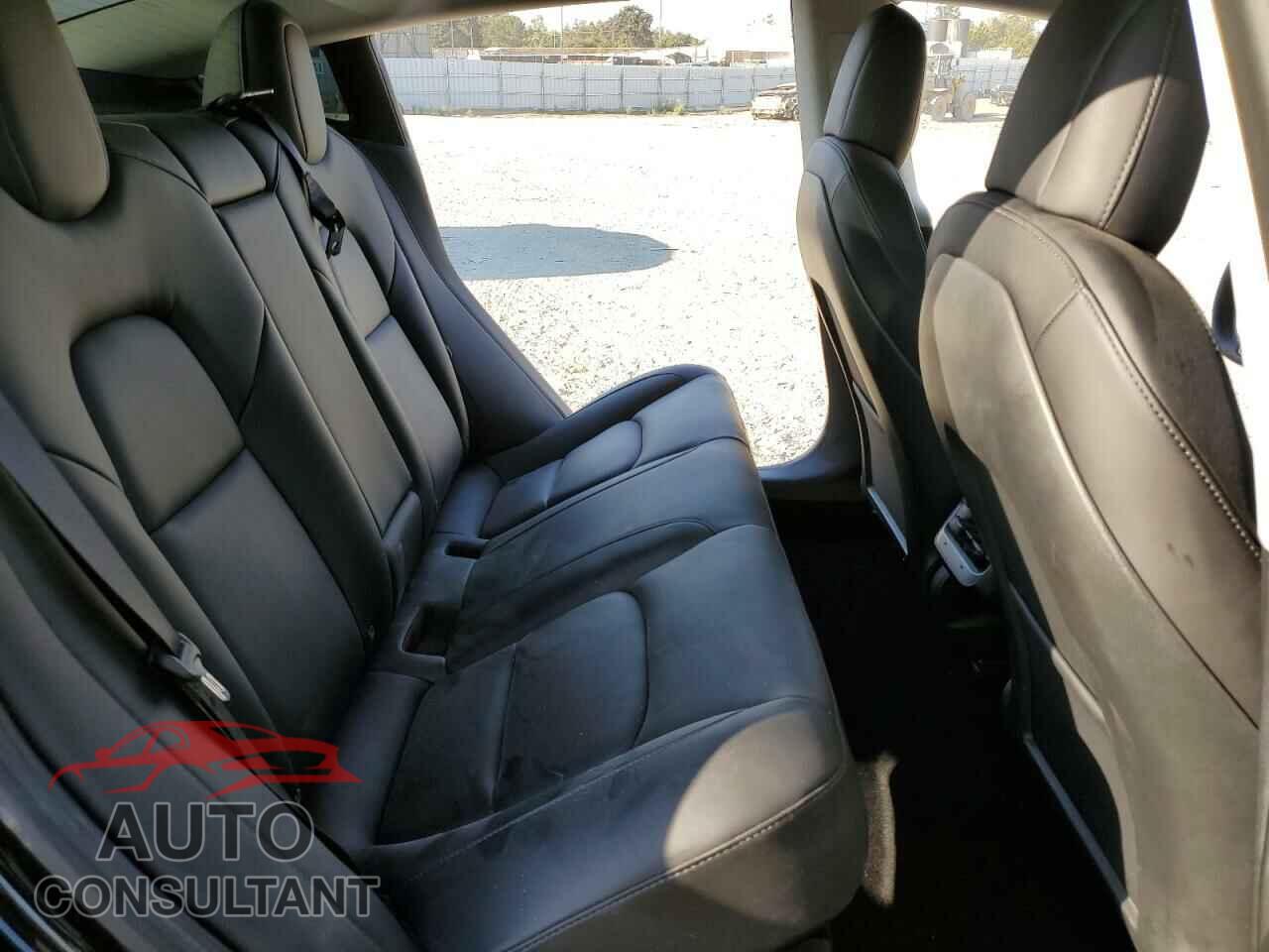 TESLA MODEL 3 2021 - 5YJ3E1EA5MF082272