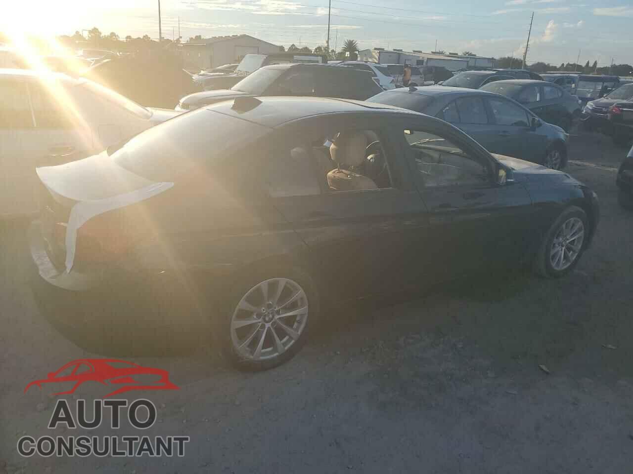 BMW 3 SERIES 2017 - WBA8E1G52HNU13402