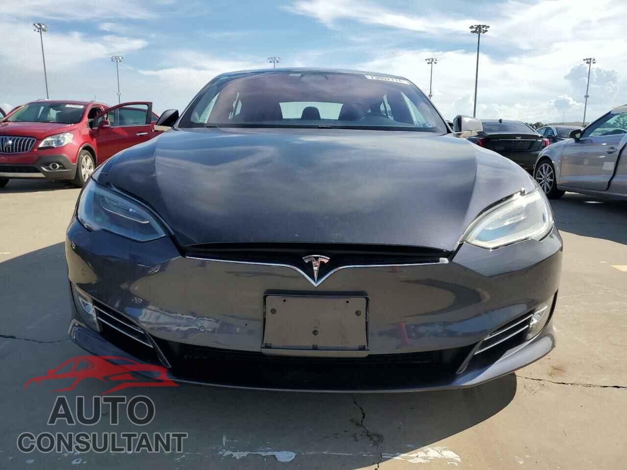 TESLA MODEL S 2018 - 5YJSA1E28JF297818