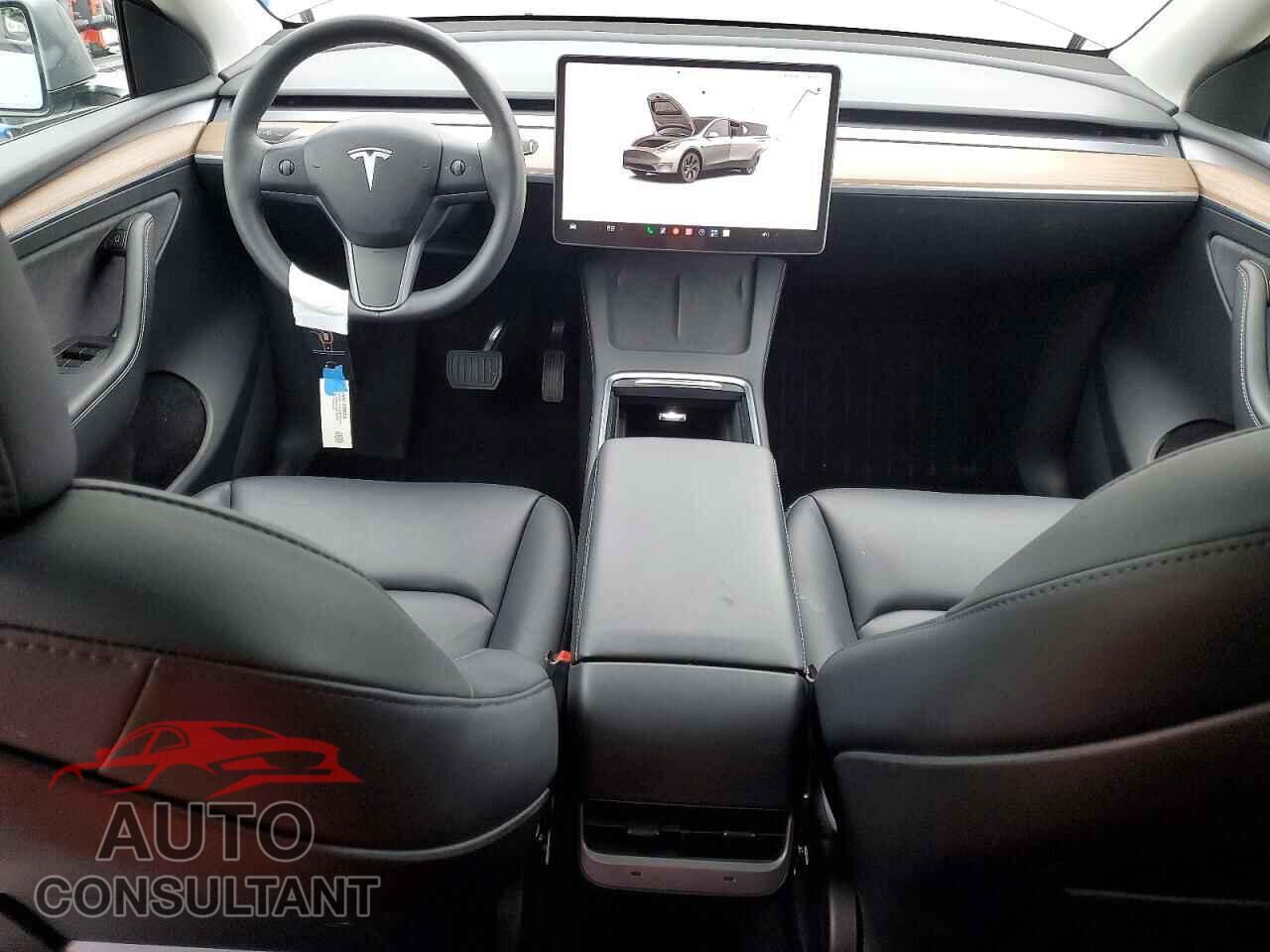 TESLA MODEL Y 2025 - 7SAYGDEE6SF308050