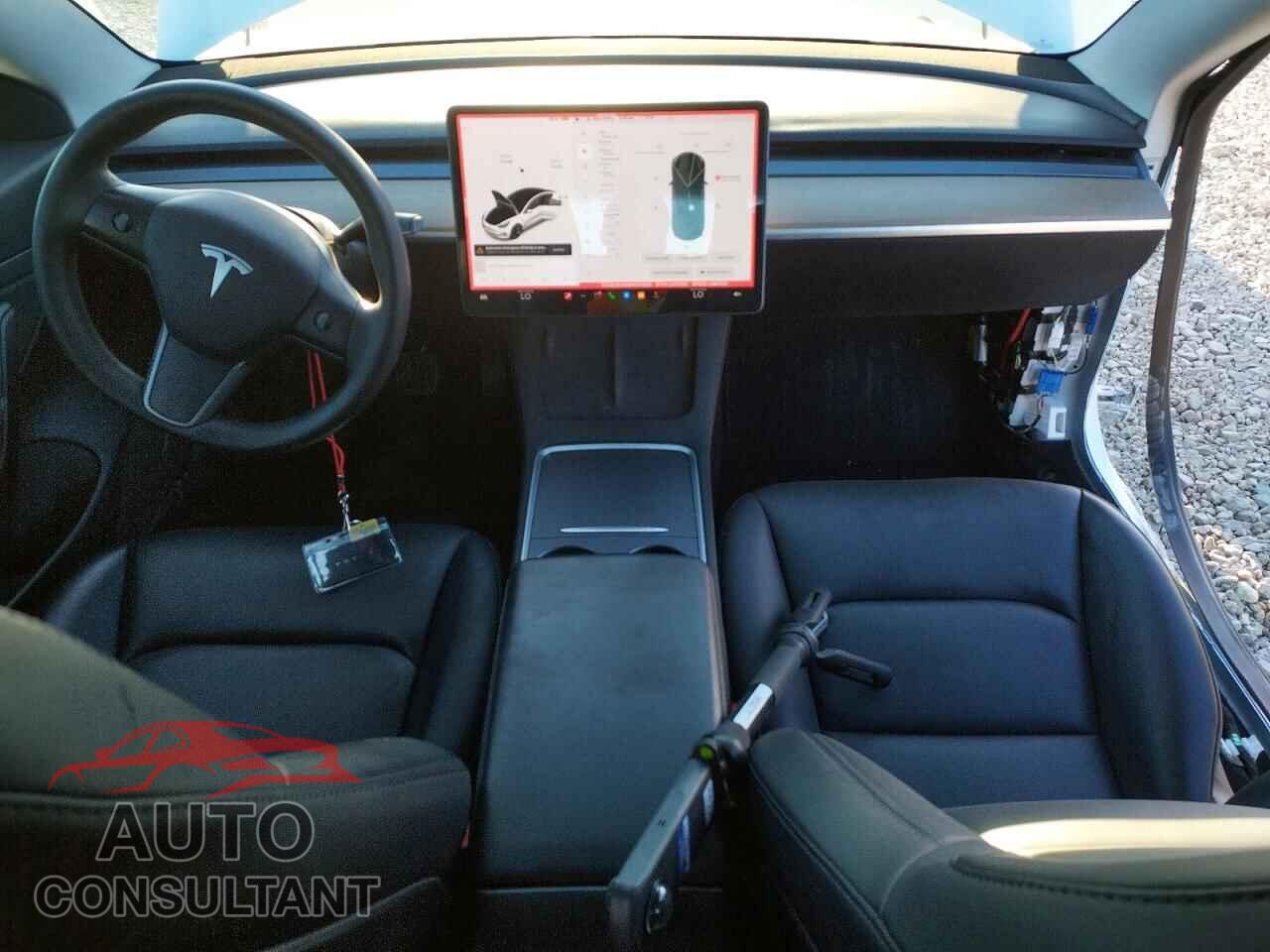 TESLA MODEL 3 2021 - 5YJ3E1EA5MF879220