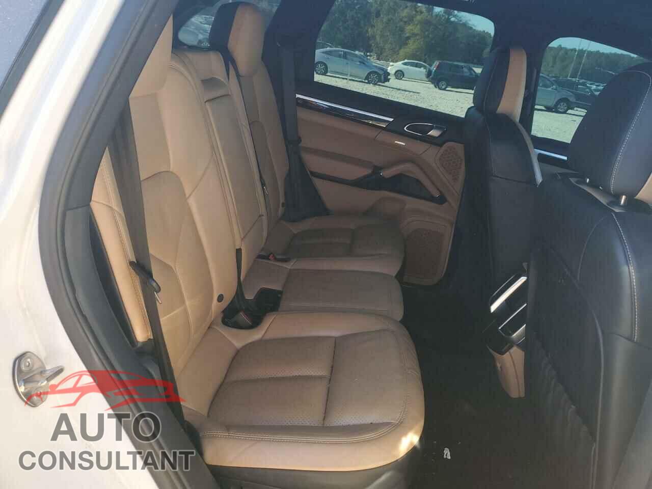 PORSCHE CAYENNE 2016 - WP1AA2A20GLA01427