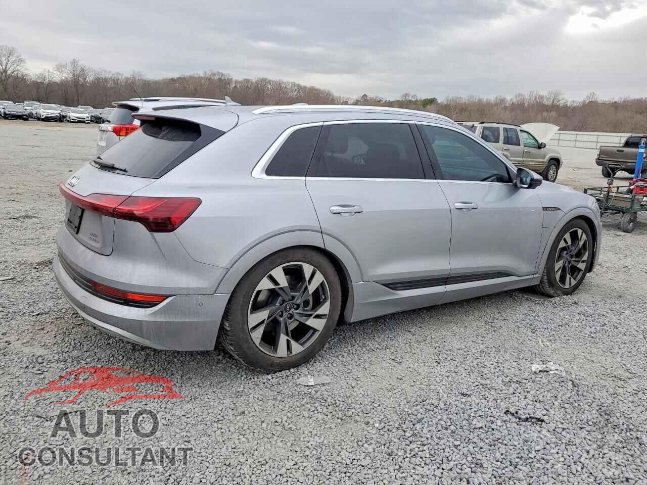 AUDI E-TRON 2022 - WA1LAAGE2NB033685