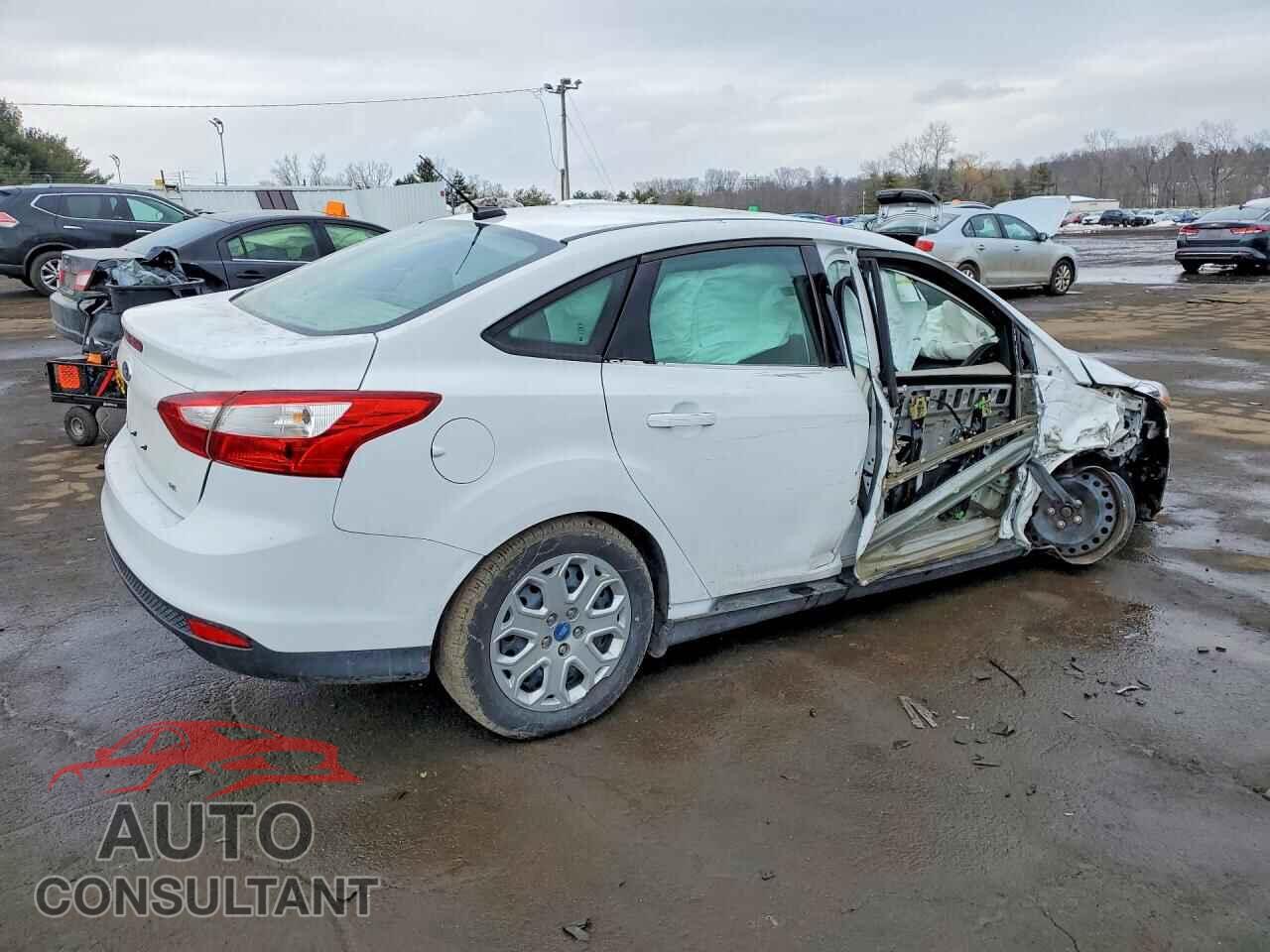 FORD FOCUS 2012 - 1FAHP3F24CL240752