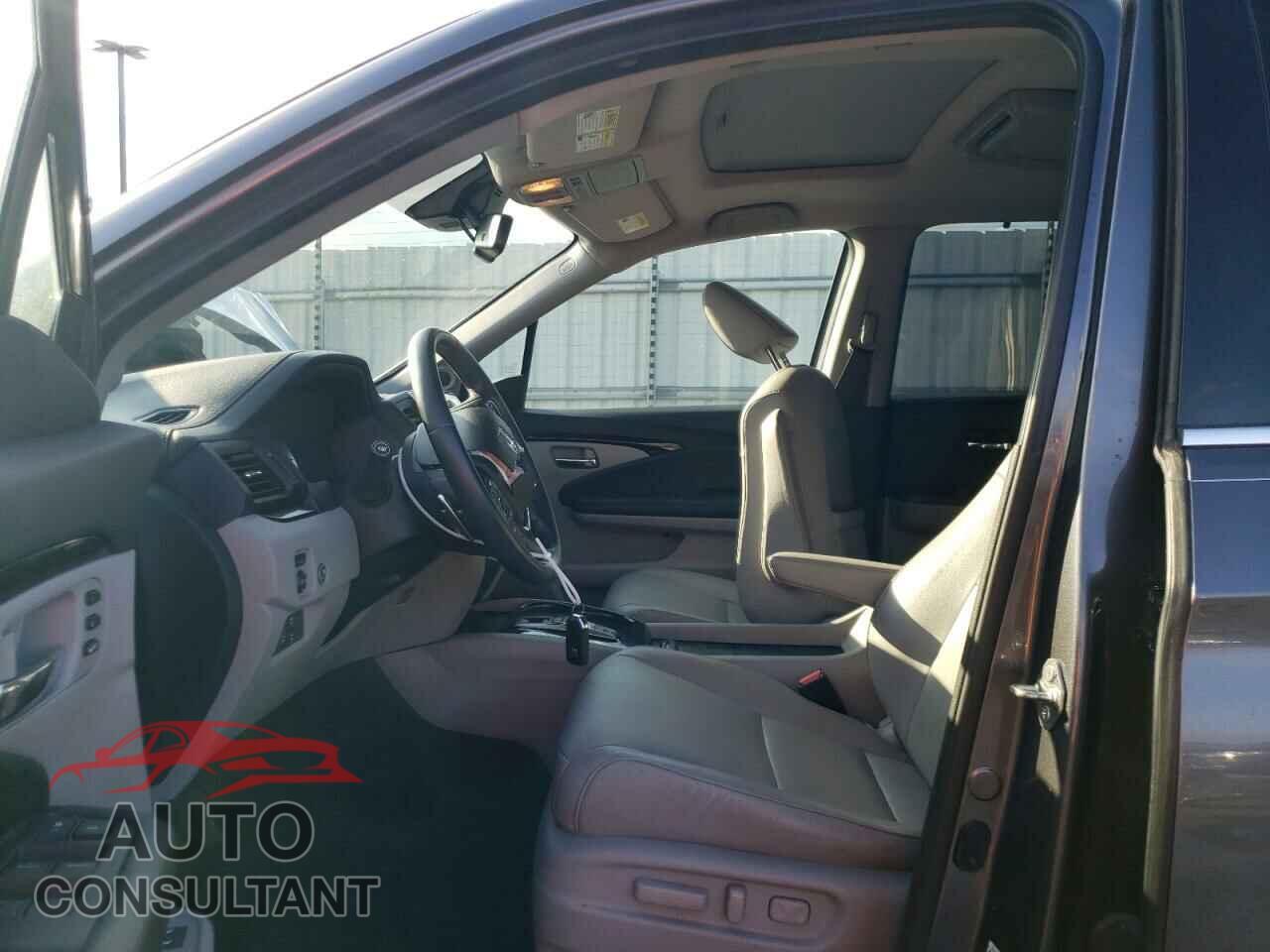 HONDA PILOT 2017 - 5FNYF6H90HB009978