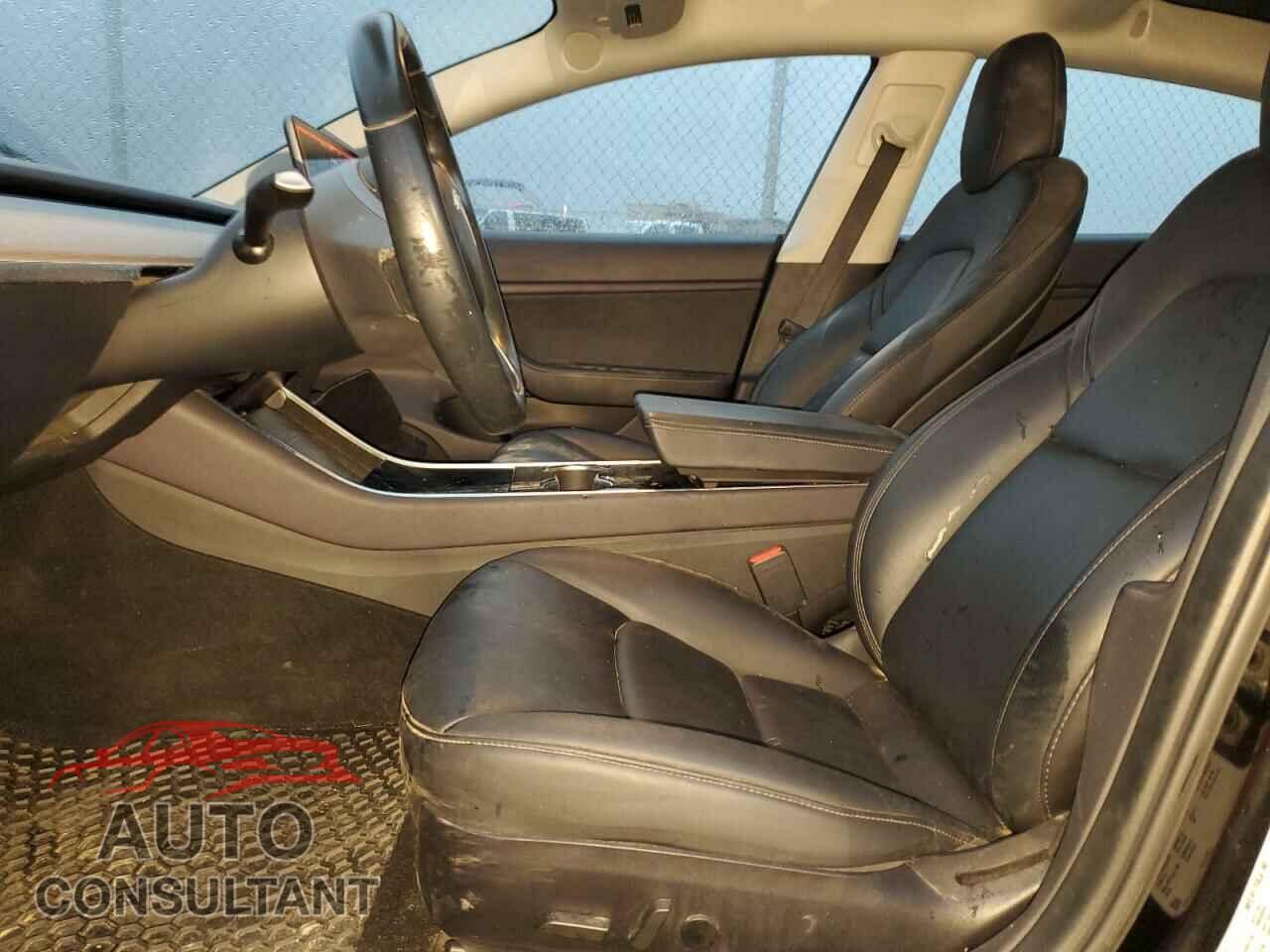TESLA MODEL 3 2019 - 5YJ3E1EA3KF304207