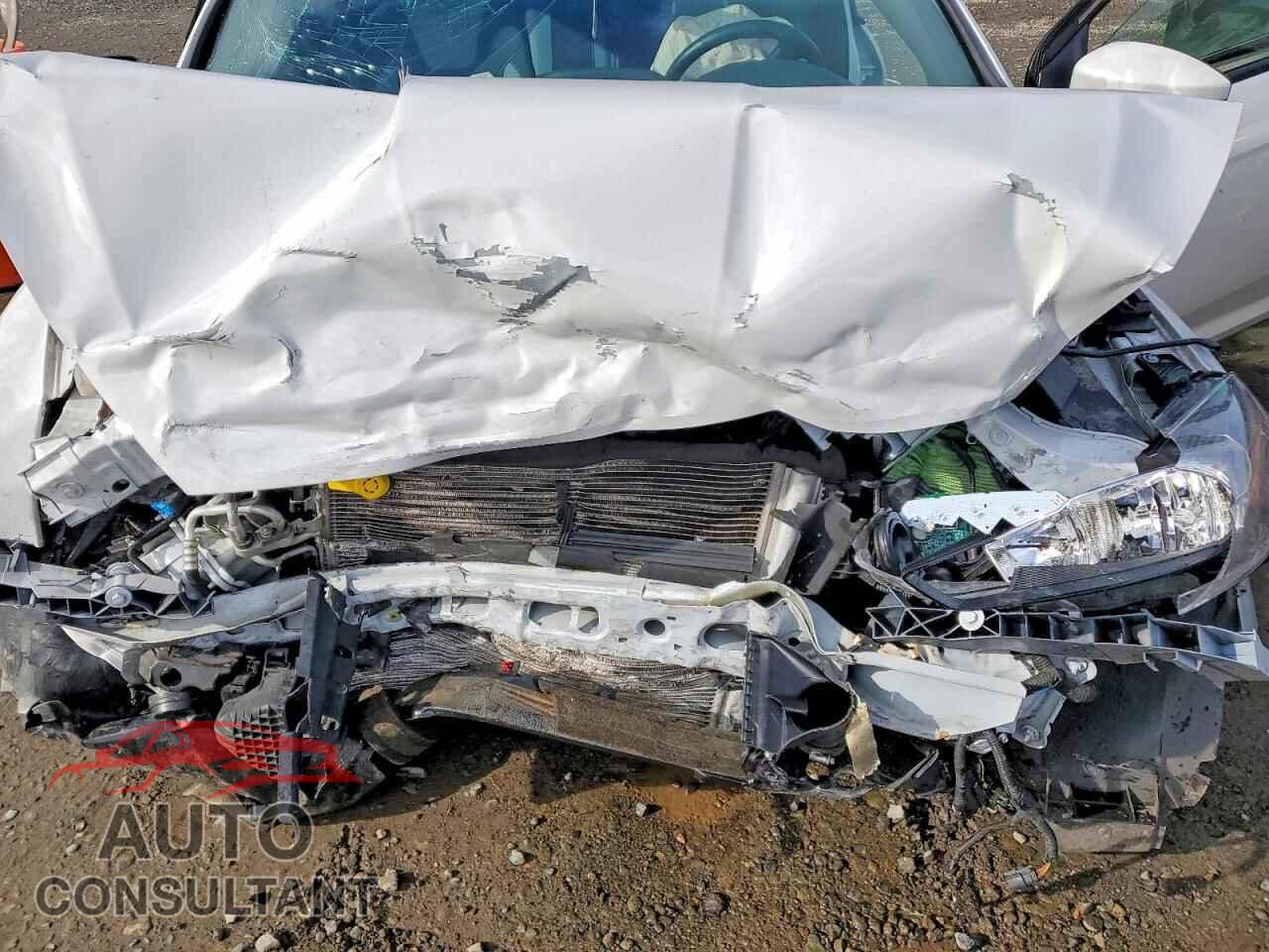 FORD FOCUS 2016 - 1FADP3L98GL319475