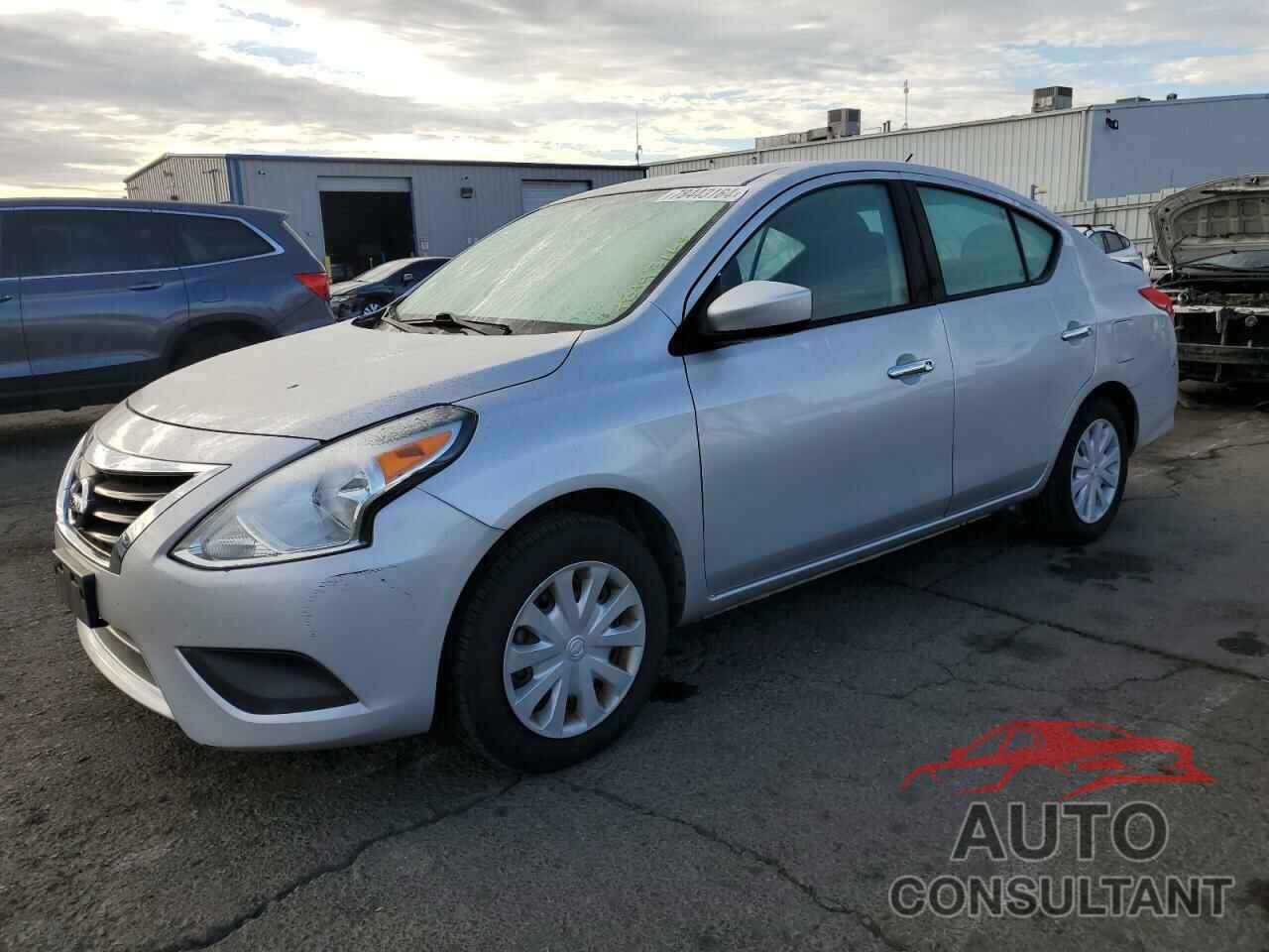 NISSAN VERSA 2018 - 3N1CN7AP3JL807137