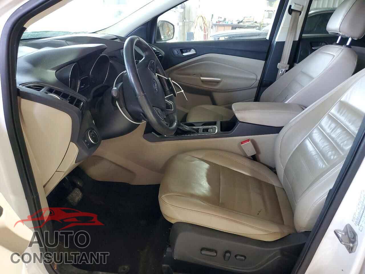 FORD ESCAPE 2017 - 1FMCU0J97HUB31277