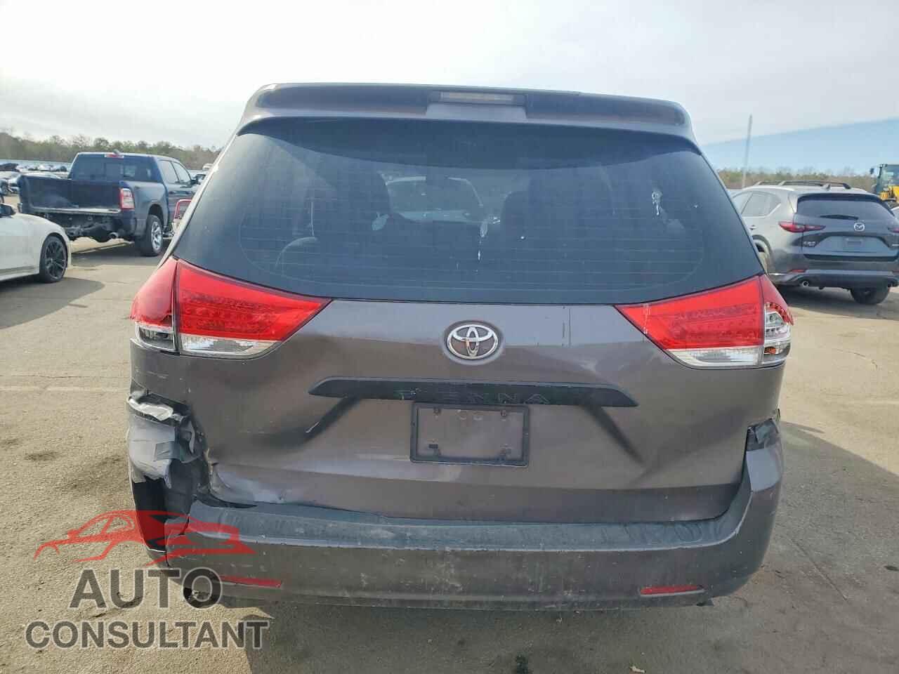 TOYOTA SIENNA BAS 2012 - 5TDKA3DC7CS012188
