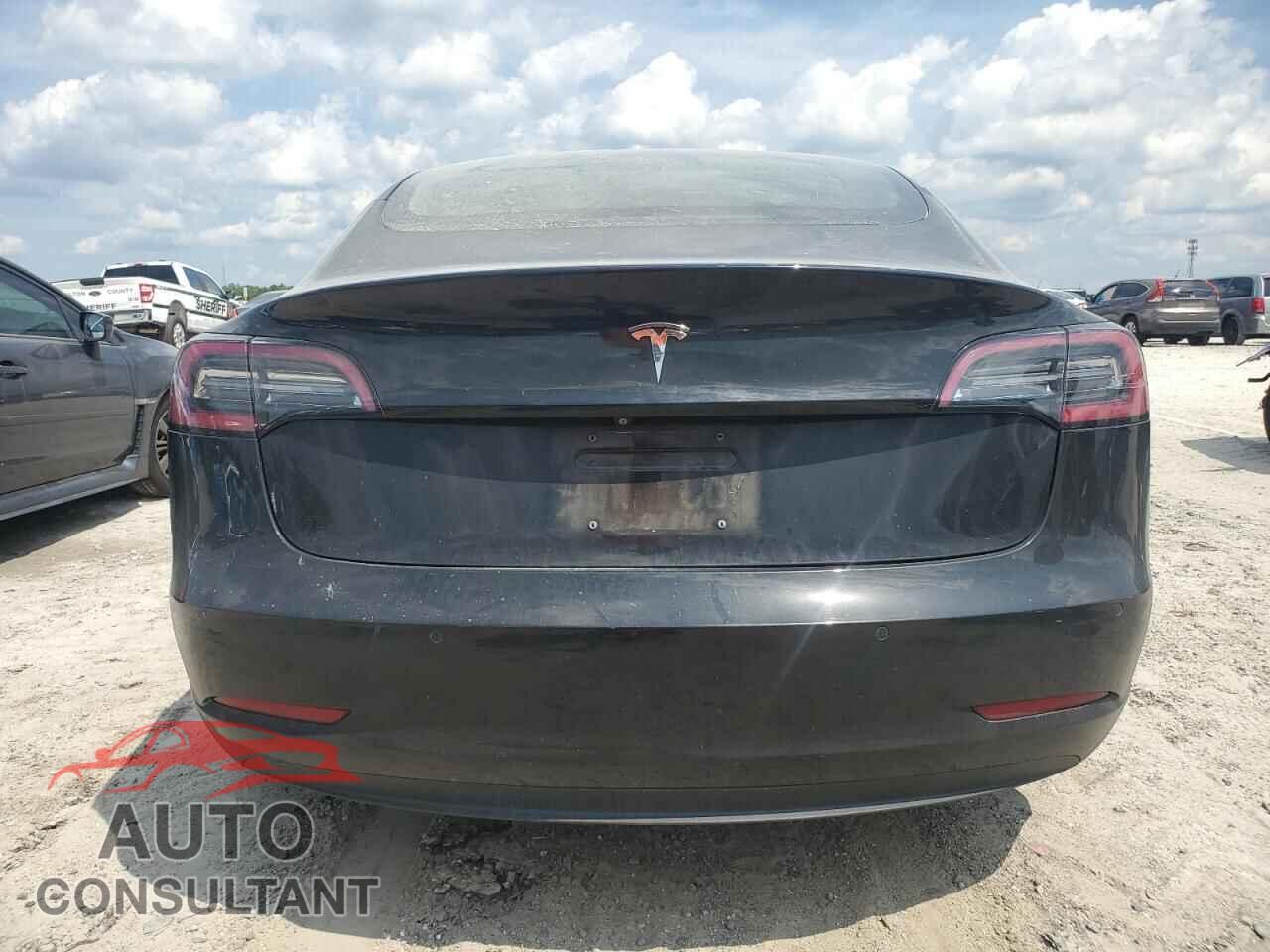 TESLA MODEL 3 2018 - 5YJ3E1EB3JF113636