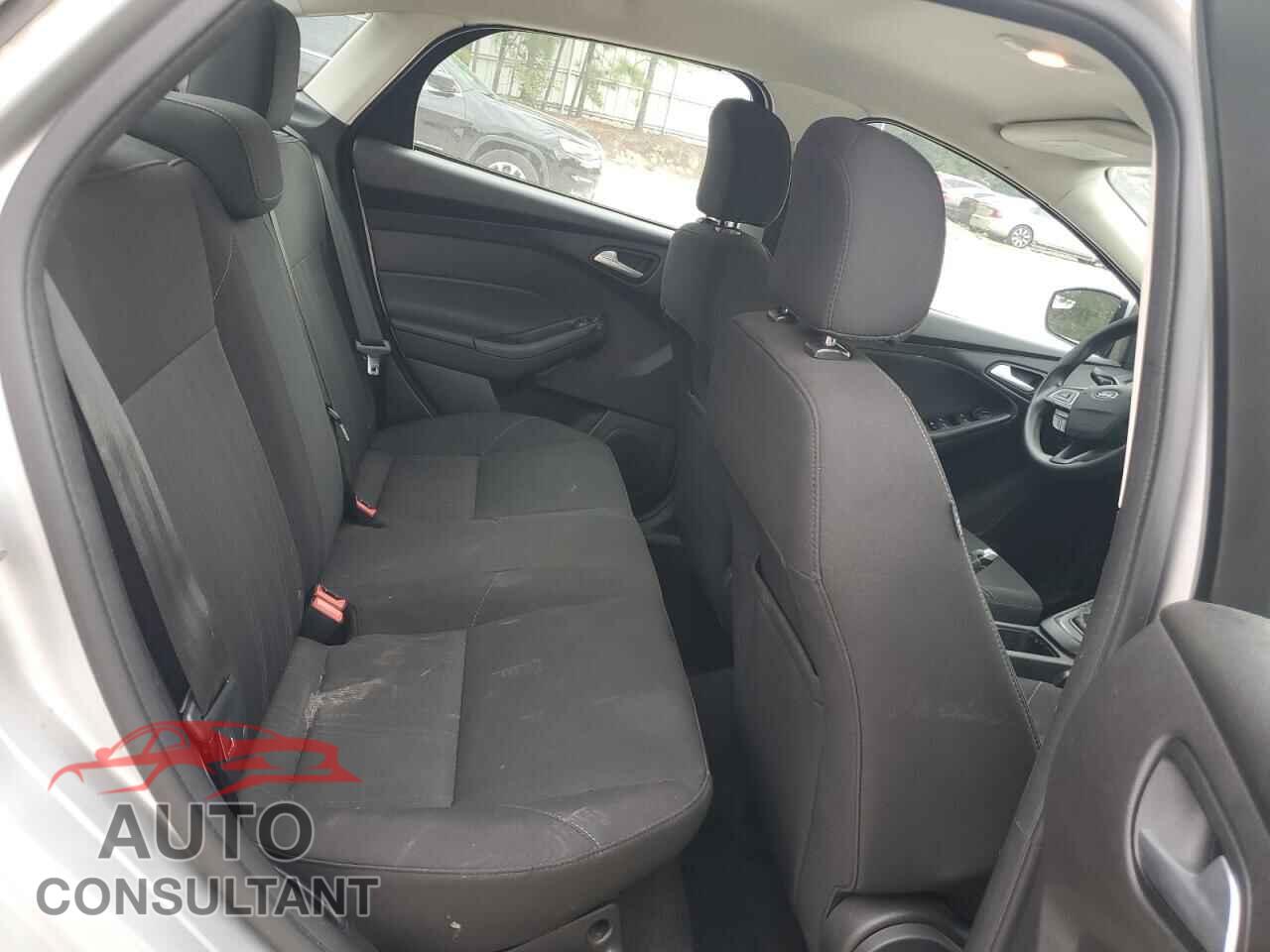 FORD FOCUS 2017 - 1FADP3FE3HL292325