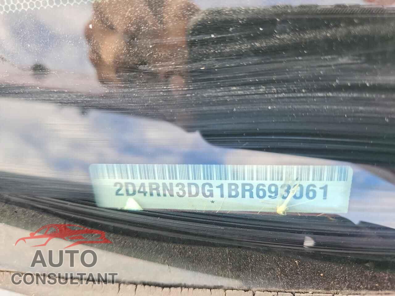 DODGE CARAVAN 2011 - 2D4RN3DG1BR693061