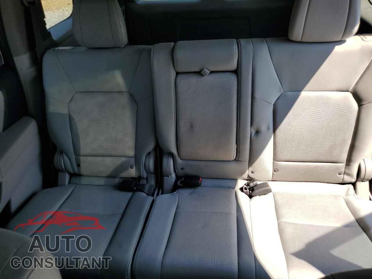 HONDA PILOT 2015 - 5FNYF4H20FB037848