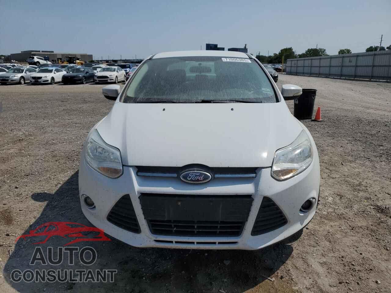 FORD FOCUS 2014 - 1FADP3F20EL217874