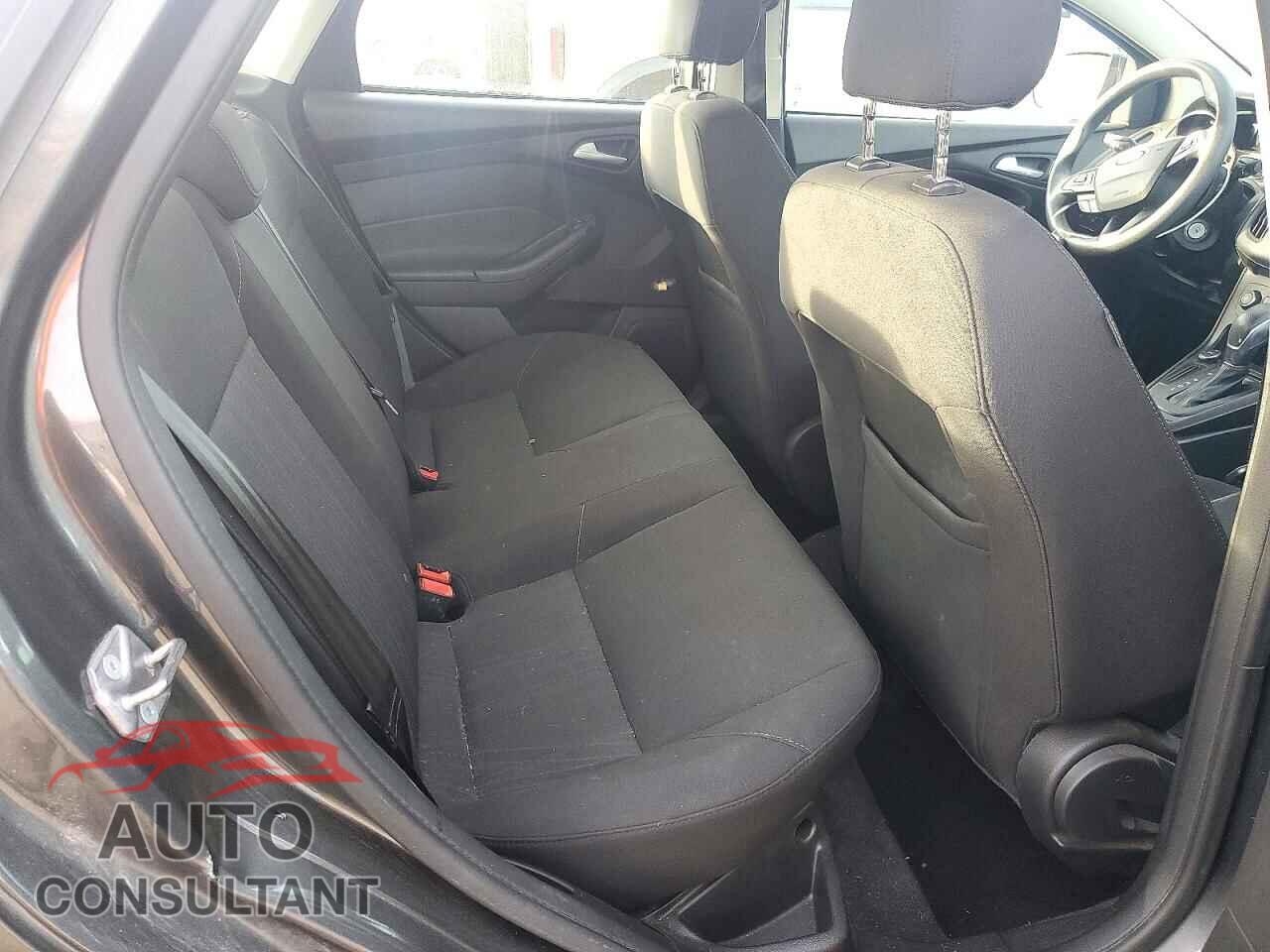 FORD FOCUS 2017 - 1FADP3F24HL326567