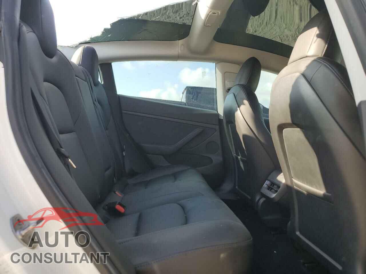 TESLA MODEL 3 2021 - 5YJ3E1ECXMF044795