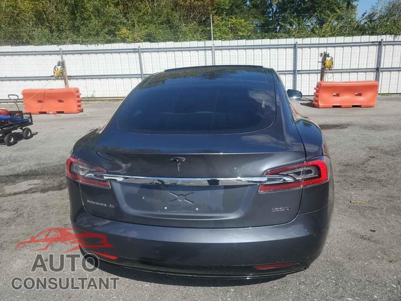 TESLA MODEL S 2017 - 5YJSA1E23HF204729