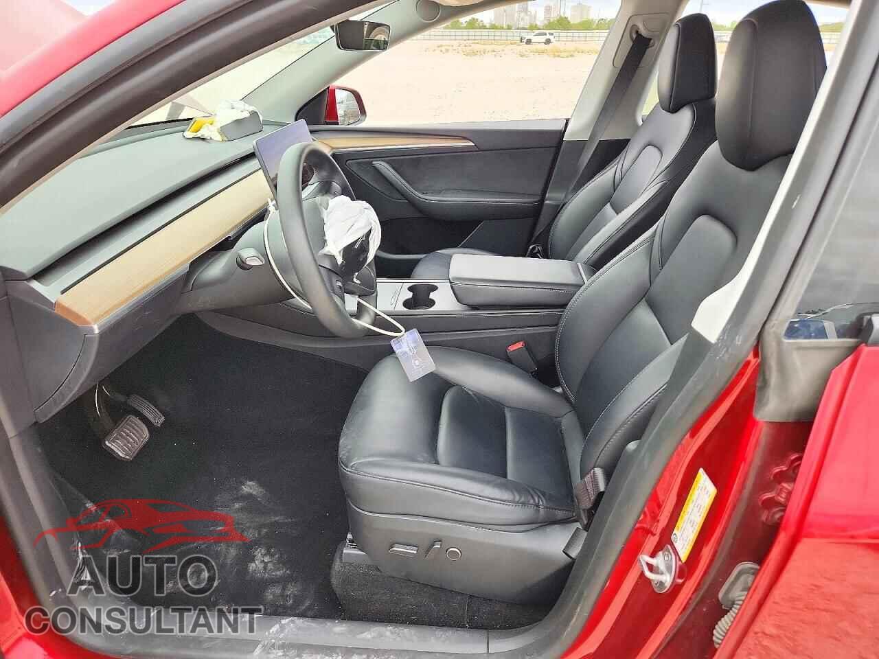TESLA MODEL Y 2024 - 7SAYGAEE8RF005683