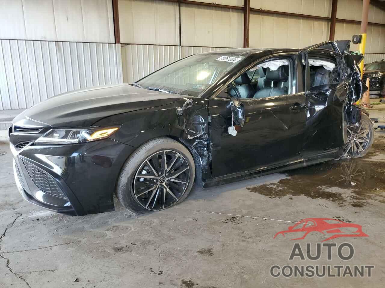 TOYOTA CAMRY 2022 - 4T1G11BK2NU068294