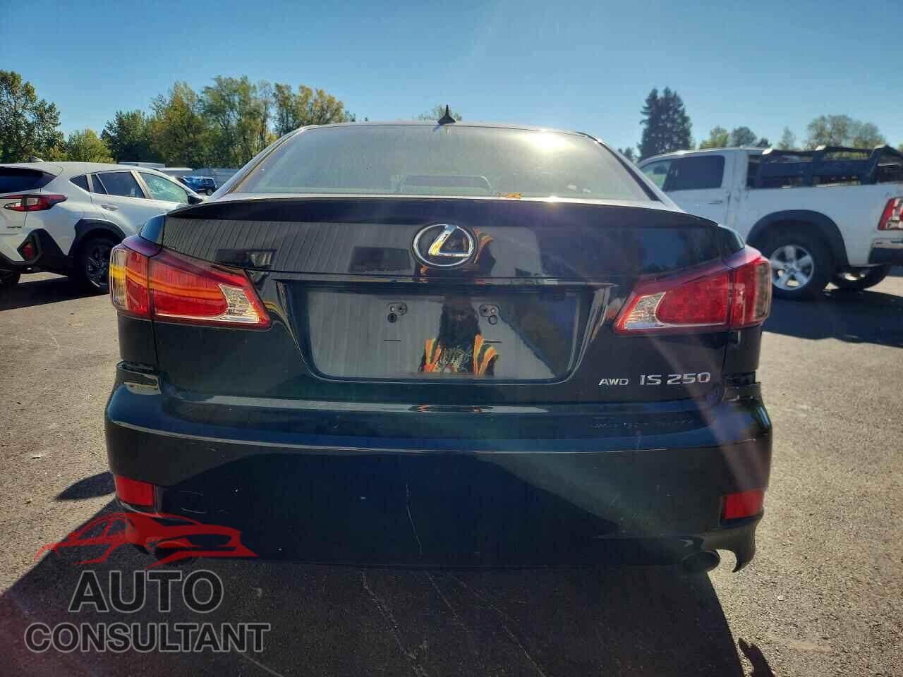 LEXUS IS 2012 - JTHCF5C25C5057807