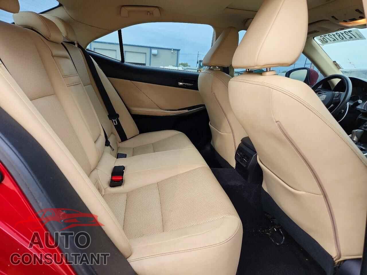 LEXUS IS 2014 - JTHCE1D21E5000548