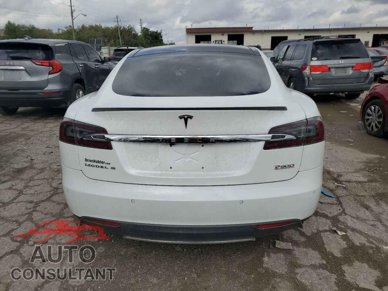 TESLA MODEL S 2015 - 5YJSA1E45FF106123