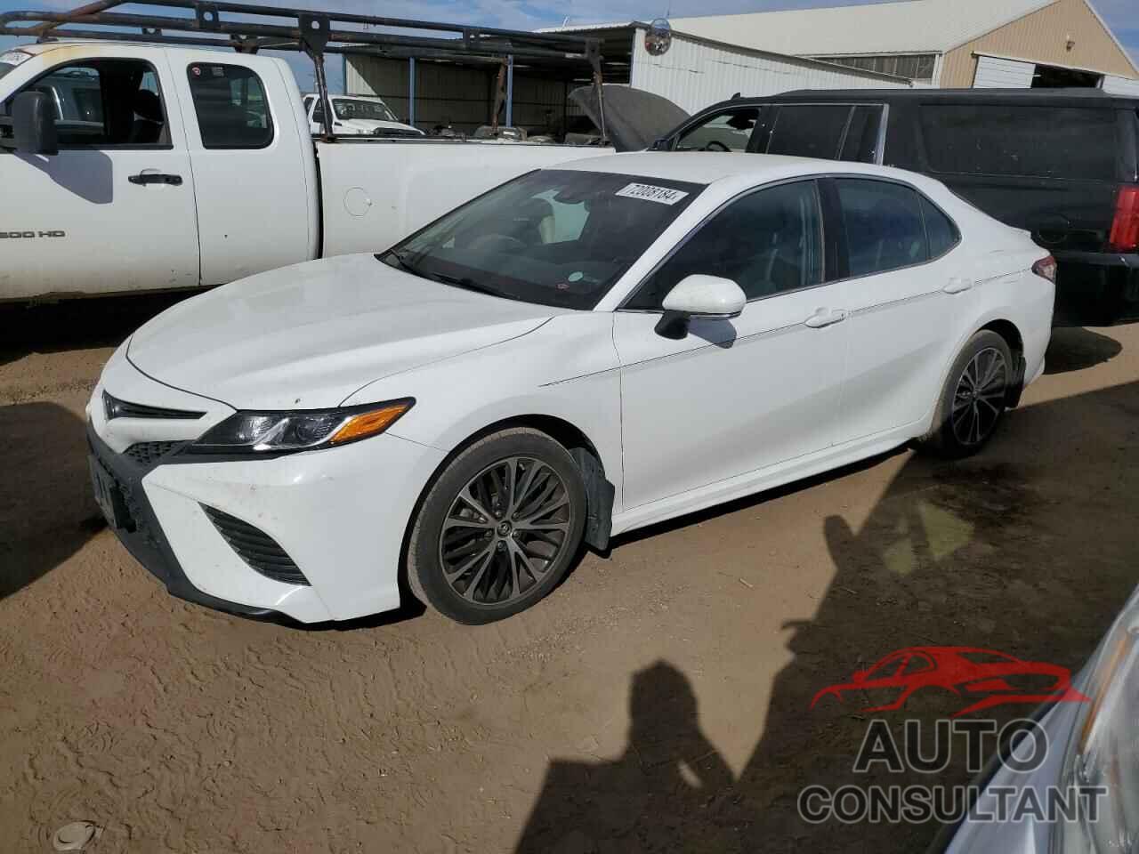 TOYOTA CAMRY 2018 - 4T1B11HK0JU129055