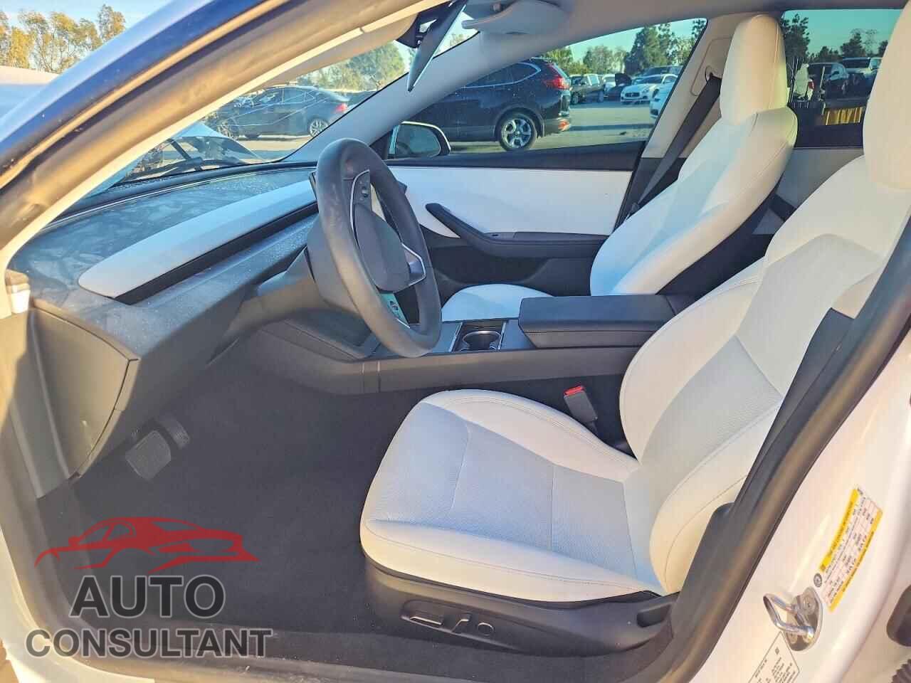 TESLA MODEL 3 2024 - 5YJ3E1EA8RF847529