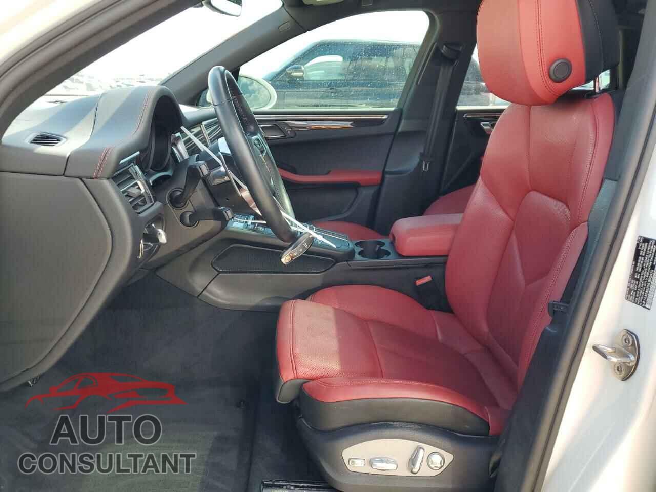 PORSCHE MACAN 2021 - WP1AA2A52MLB00675