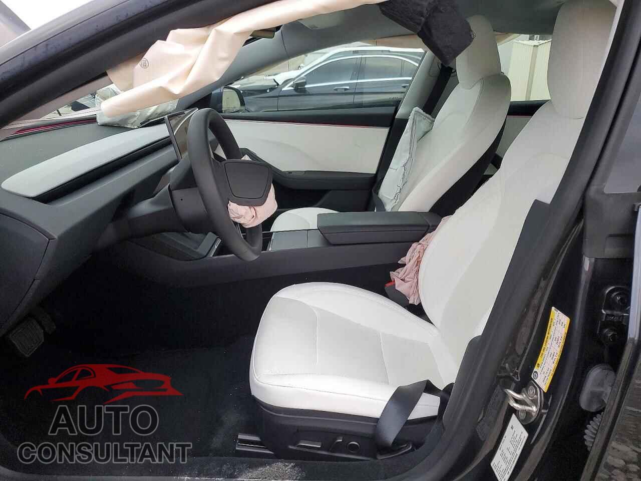 TESLA MODEL 3 2024 - 5YJ3E1EA9RF859558