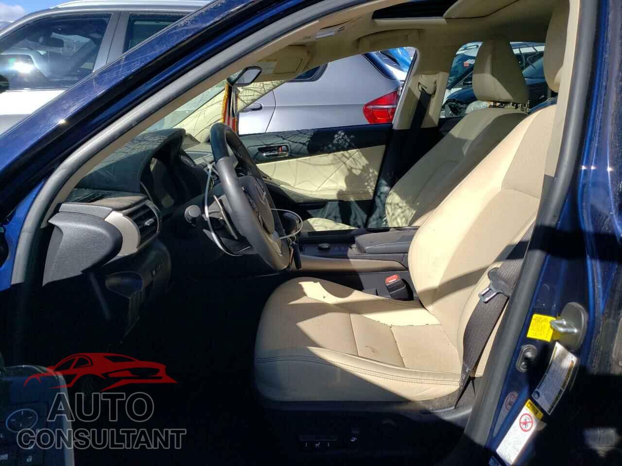 LEXUS IS 2015 - JTHCF1D29F5017578