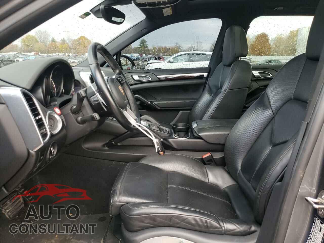 PORSCHE CAYENNE 2018 - WP1AA2A28JKA06016