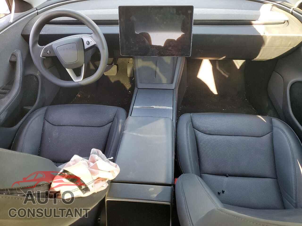 TESLA MODEL 3 2024 - 5YJ3E1EA9RF782352