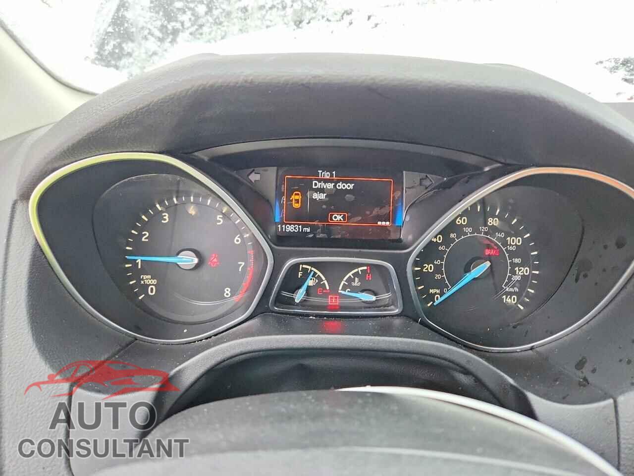 FORD FOCUS 2015 - 1FADP3E22FL367701