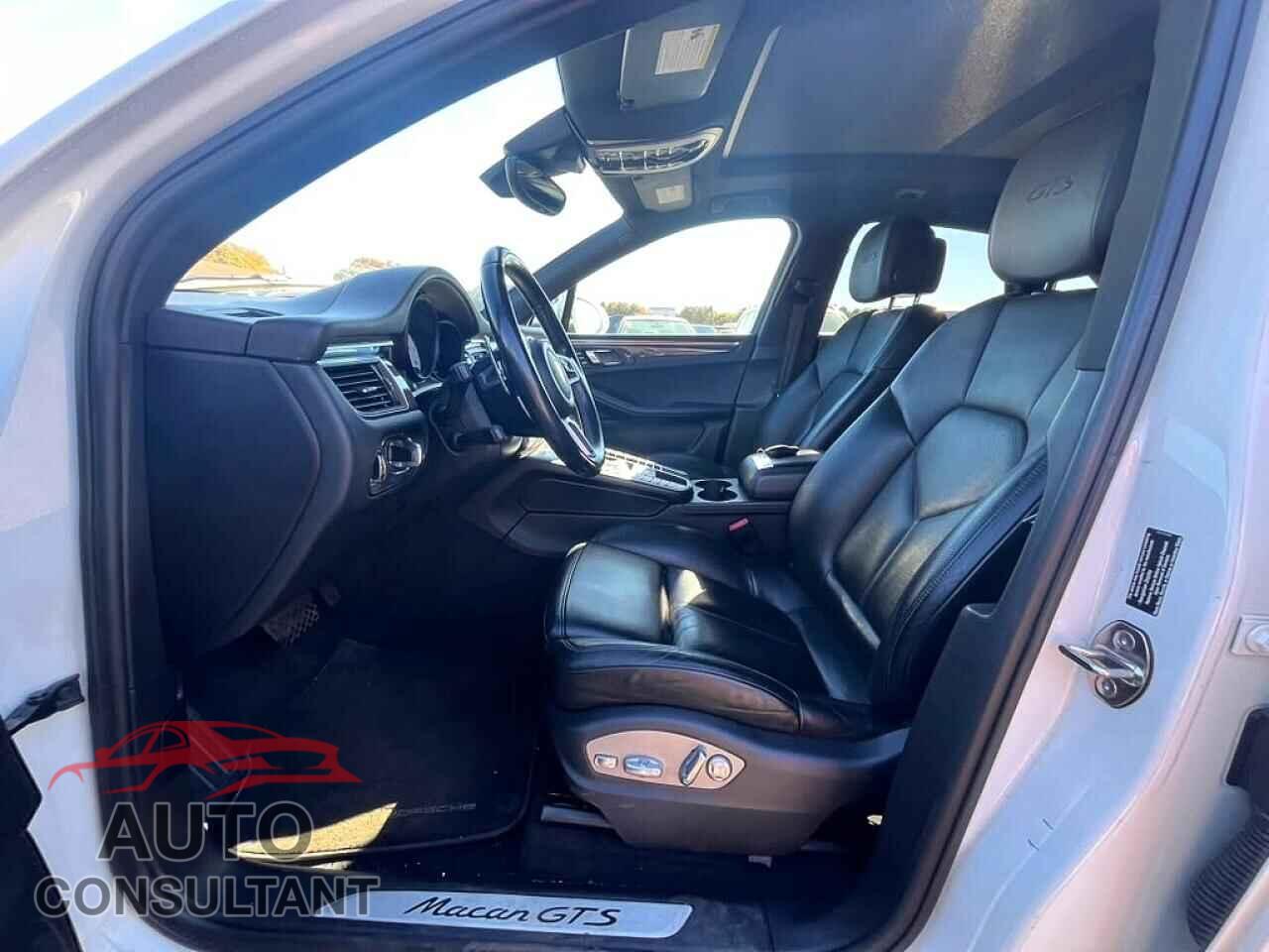 PORSCHE MACAN 2017 - WP1AG2A57HLB50315