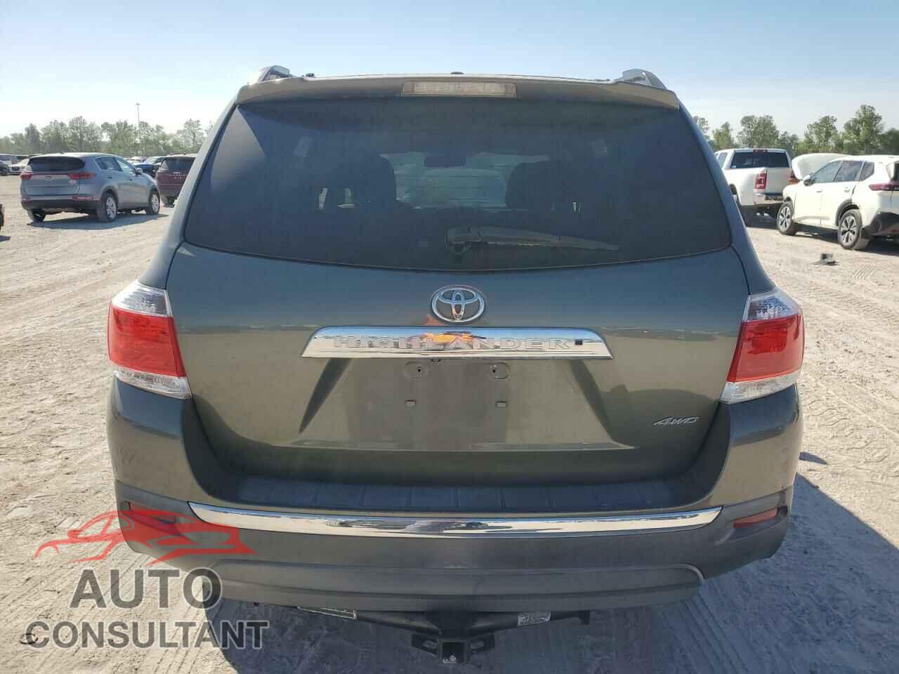 TOYOTA HIGHLANDER 2011 - 5TDBK3EH2BS068741