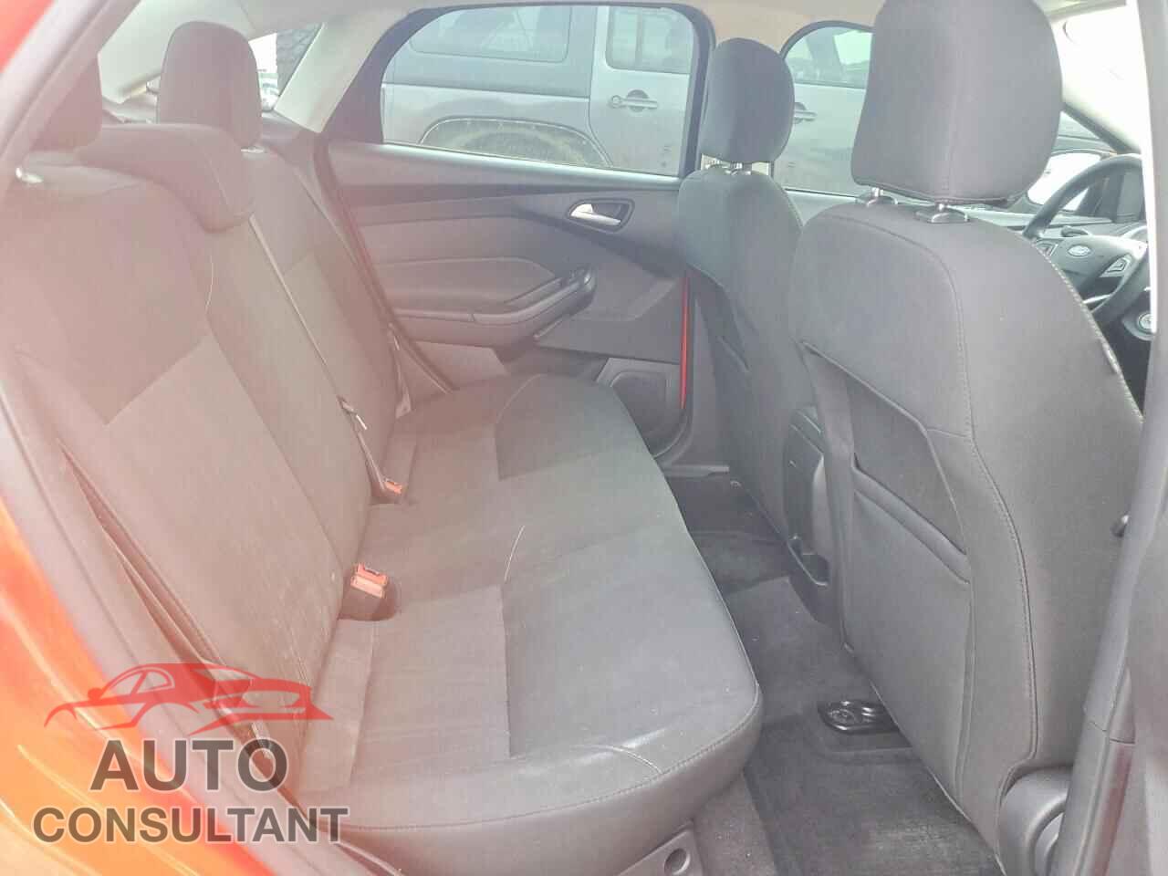 FORD FOCUS 2017 - 1FADP3FE2HL317361