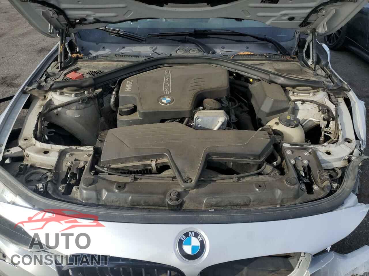 BMW 3 SERIES 2016 - WBA8E1G55GNT37835