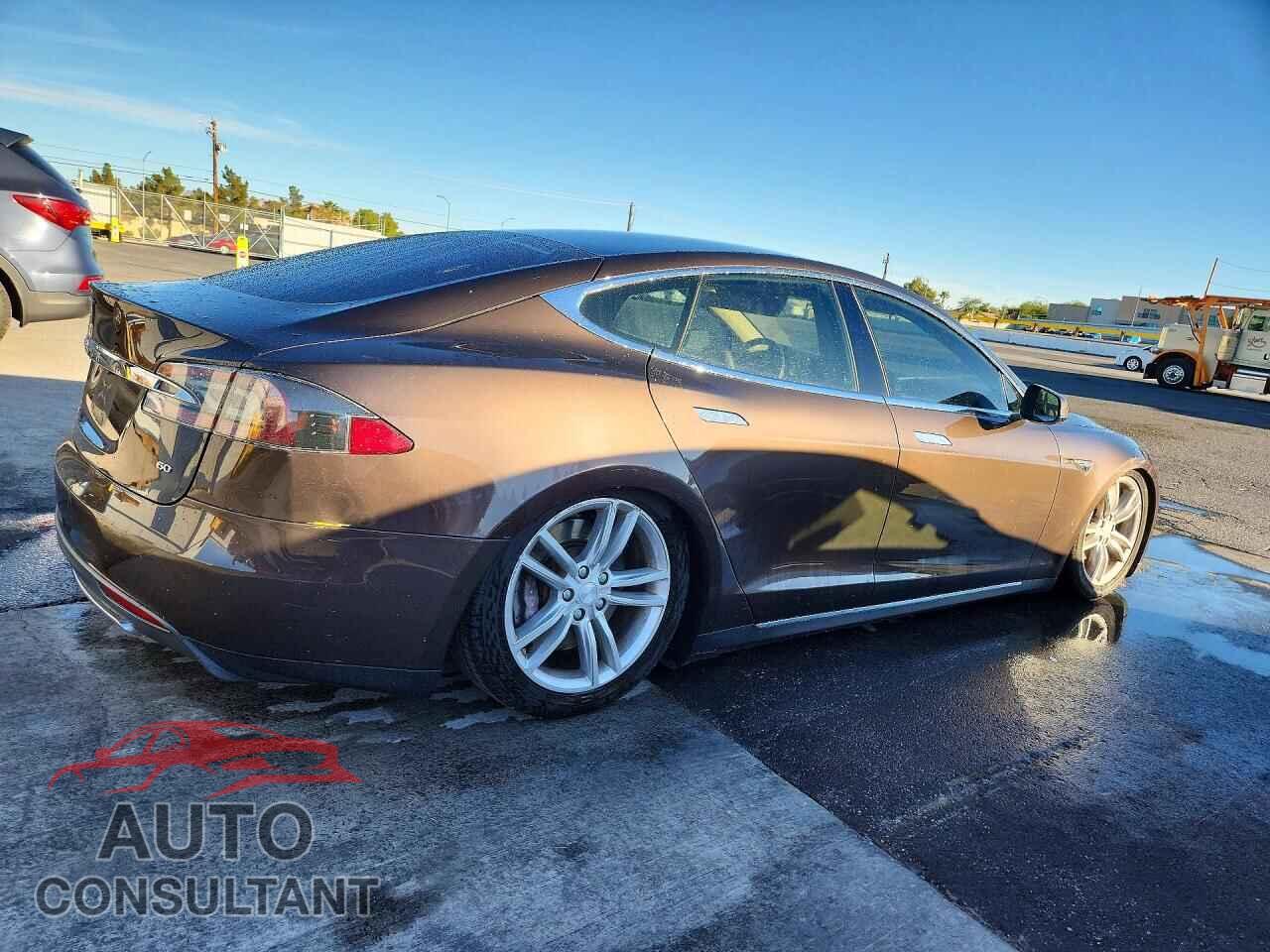 TESLA MODEL S 2013 - 5YJSA1CG2DFP17849