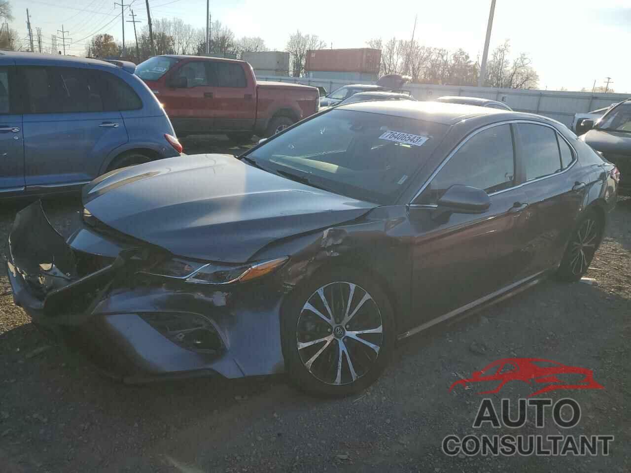 TOYOTA CAMRY 2018 - 4T1B11HK8JU088433