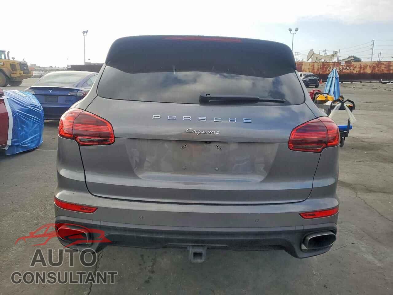 PORSCHE CAYENNE 2016 - WP1AA2A23GLA10400