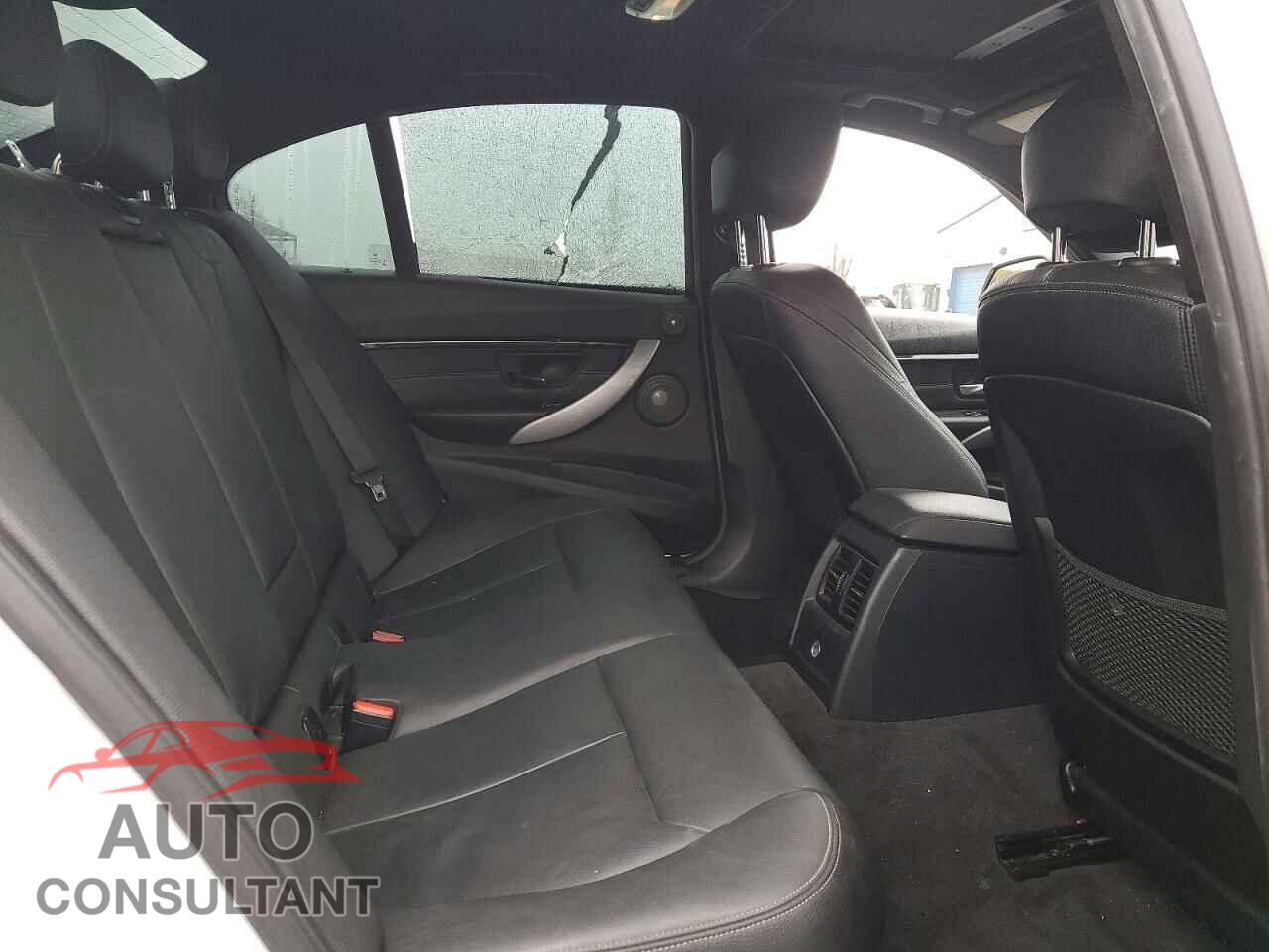 BMW 3 SERIES 2017 - WBA8B3G31HNU36091
