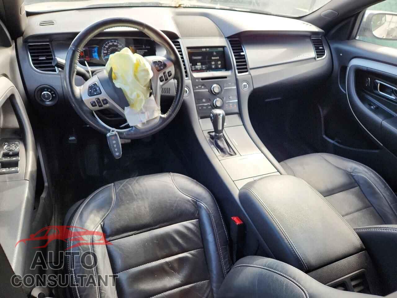 FORD TAURUS 2015 - 1FAHP2E82FG100230