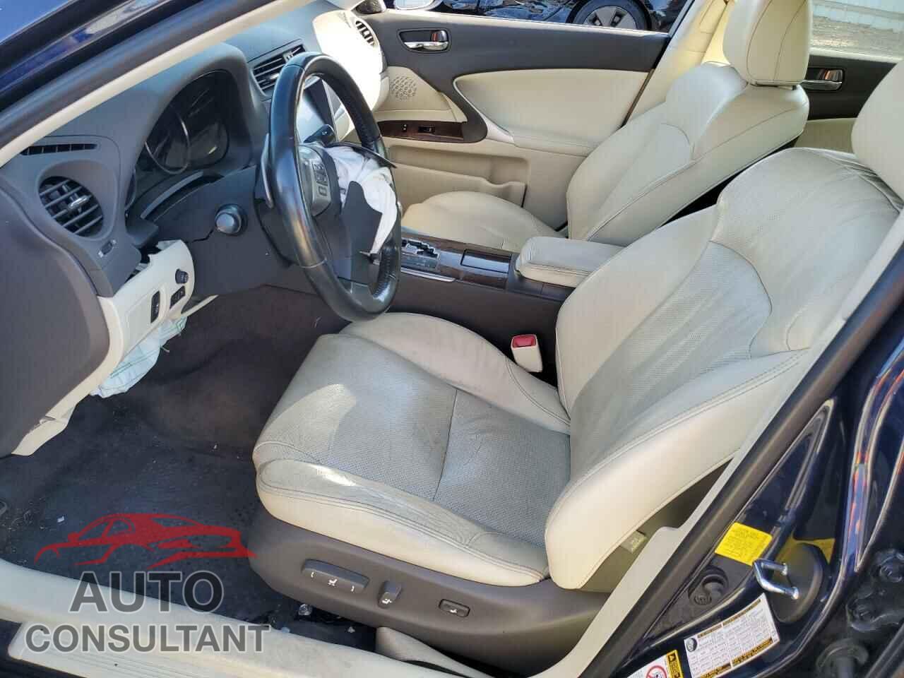 LEXUS IS 2012 - JTHCF5C2XC5060346